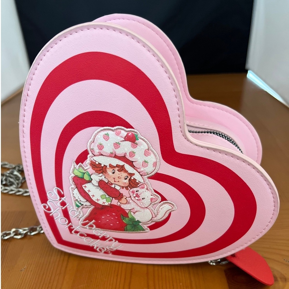 Strawberry Shortcake Heart Crossbody Bag Pink Red Chain Strap Novelty Purse - Picture 4 of 6